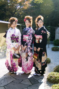 成人式写真のロケーション撮影 プラン5 ギャラリー 浜松近郊の神社で結婚式 写真 貸衣装の着付けスタジオ華 成人式写真のロケーション撮影 プラン5 ギャラリー 浜松近郊の神社で結婚式 写真 貸衣装の着付けスタジオ華