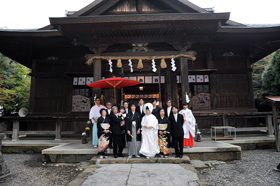  府八幡宮で結婚式